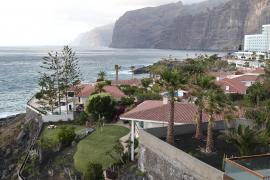Widok na klify Los Gigantes.