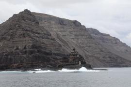 Lanzarotte w pobliżu wyspy La Graciosa.