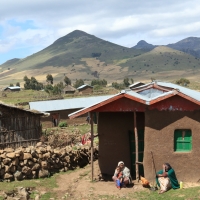 Mieszkańcy gospodarstwa zainteresowani naszym przyjazdem.