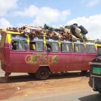 Na samochodach przewozi się wszystko.